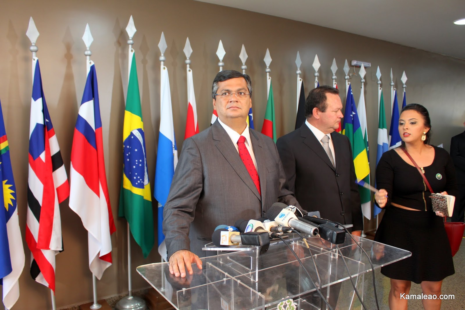 Governador Flávio Dino e seu vice, Carlos Brandão, durante solenidade de posse