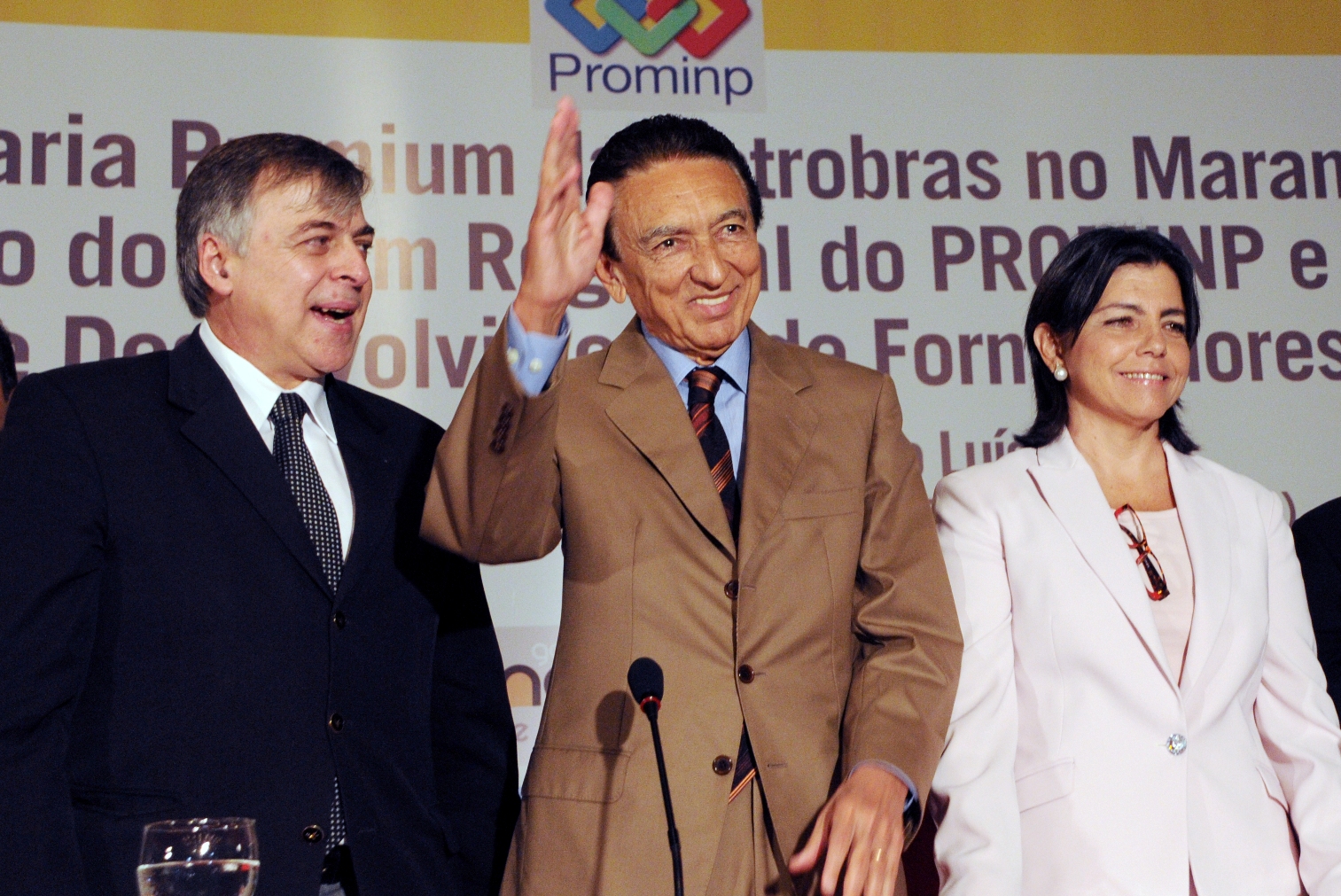 O ex-diretor de Abastecimento da Petrobras, Paulo Roberto Costa, acompanhado do senador Edison Lobão e da ex-governadora Roseana Sarney