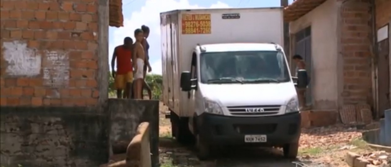 Vídeo: Mesmo com policiamento, famílias ainda abandonam suas casas no Coroadinho