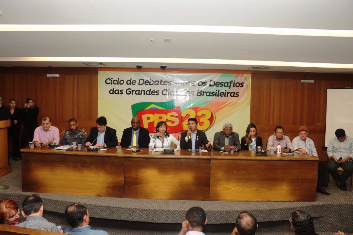 O deputado Wellington do Curso, durante o ciclo de debates sobre os Desafios das Grandes Cidades