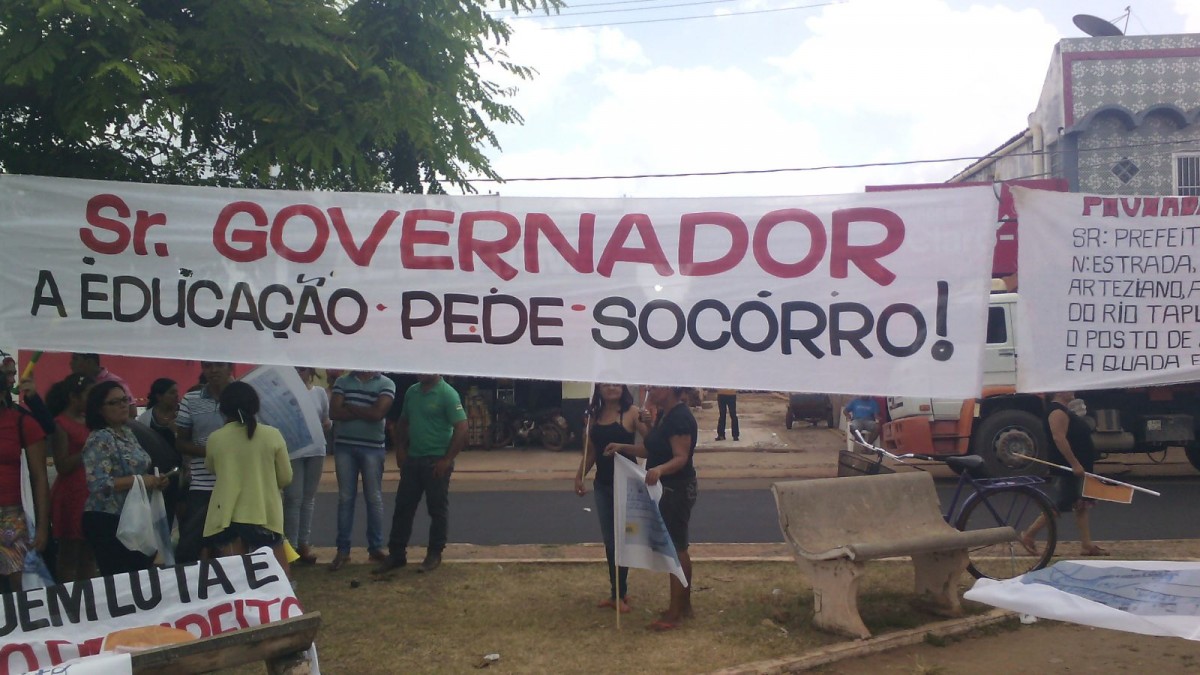 Greve dos professores e muita confusão recepcionam Flávio Dino durante visita a São Mateus