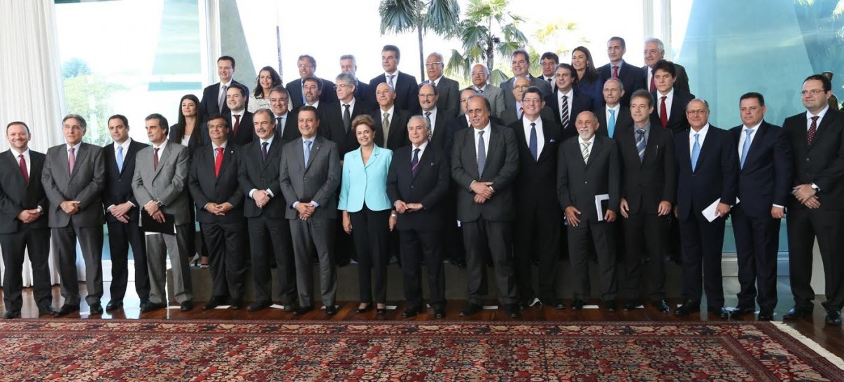 Dilma reúne governadores em busca de apoio no Congresso