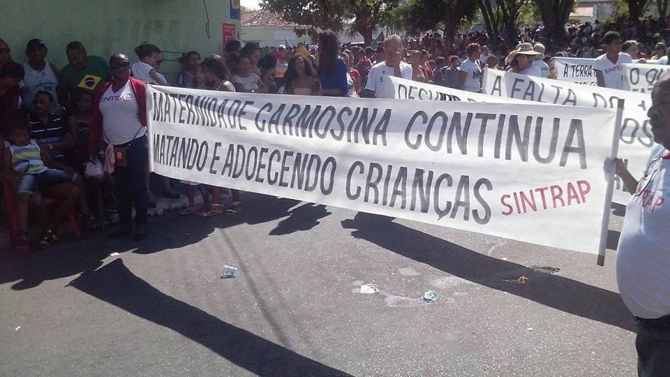 Desfile de 7 de setembro em Caxias é marcado por protesto contra a “Maternidade da Morte”
