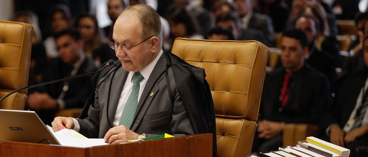 Fachin defende votação secreta e chapa avulsa e rejeita defesa prévia de Dilma