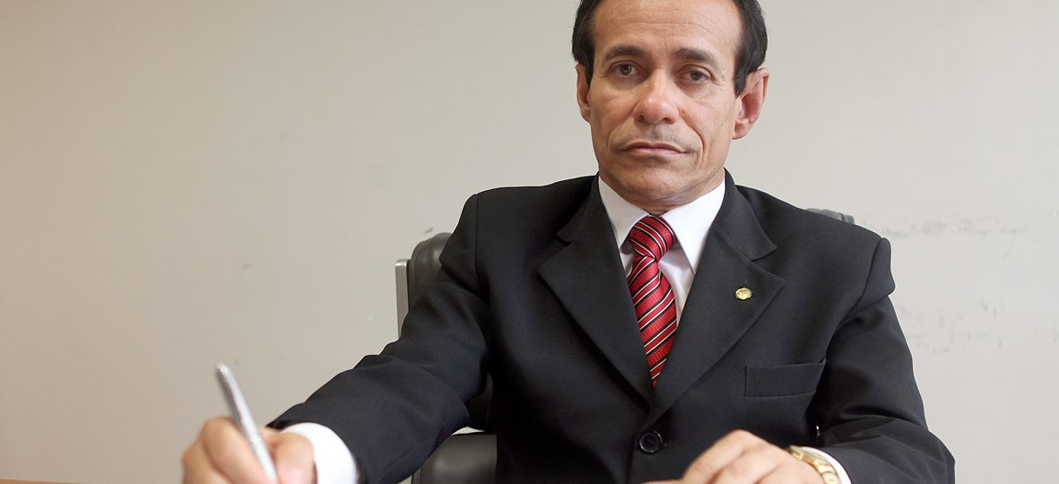 Pinto opera vice de Eliziane Gama para garantir vaga de vereador para o filho