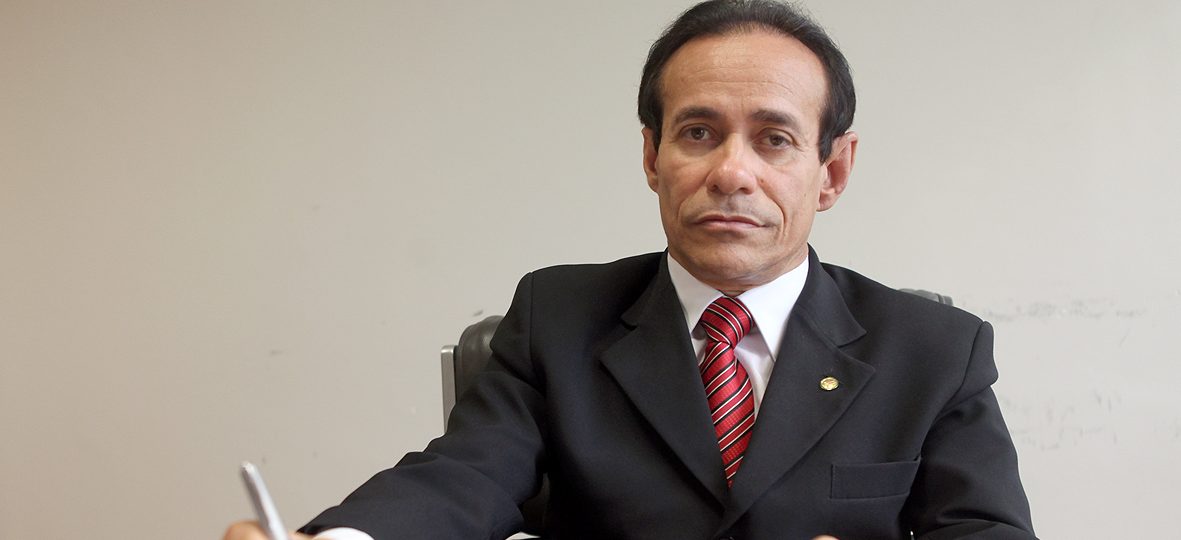 “A vice é do PSDB e isso não se discute”, alerta Pinto Itamaraty