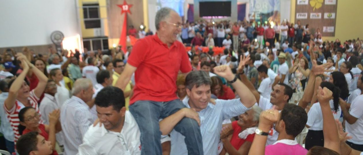 Neto Evangelista carrega candidato do PT nos ombros em Zé Doca