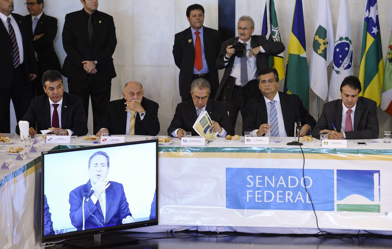 Renan defende cancelamento de recesso para votar propostas como fim da reeleição