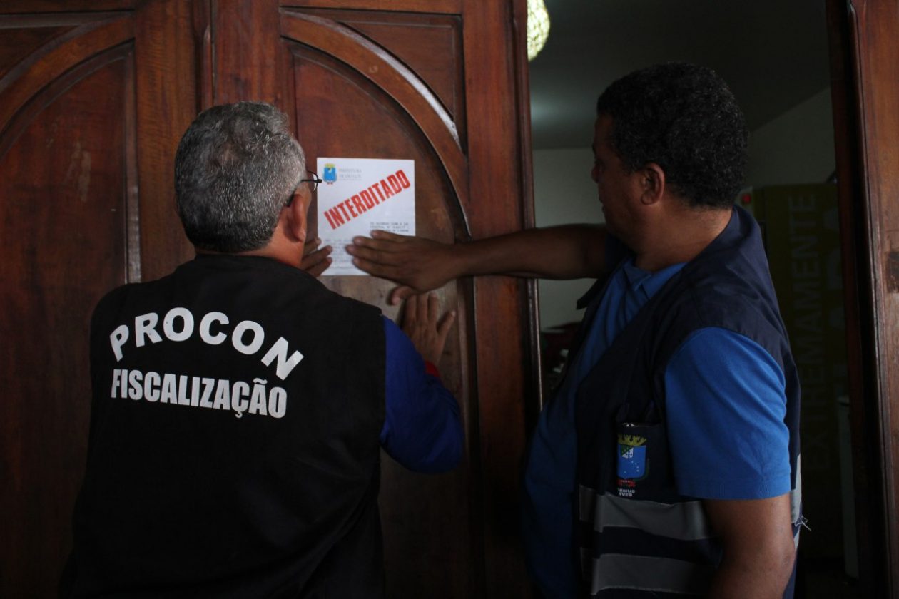 Procon-MA e Vigilância Sanitária interditam restaurante em São Luís por má conservação de alimentos. Foto: Divulgação