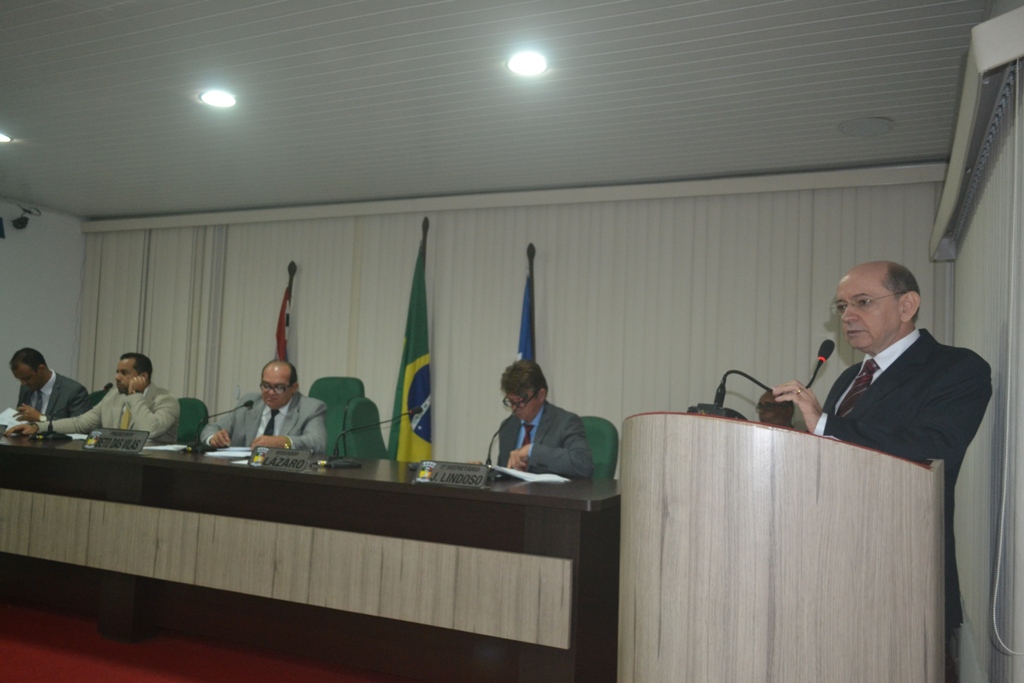Eudes Sampaio apresenta relatório fiscal e orçamentário de 2016 na Câmara