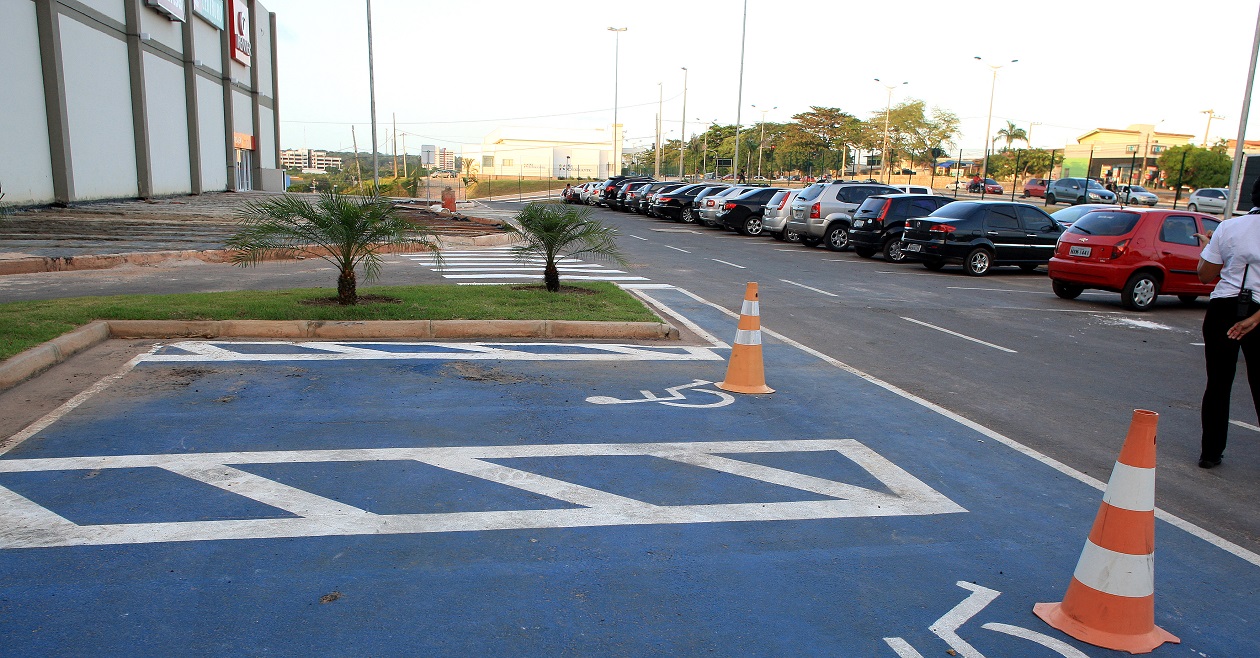 Estacionamento no Shopping da Ilha. Foto: Honório Moreira/OIMP/D.A Press