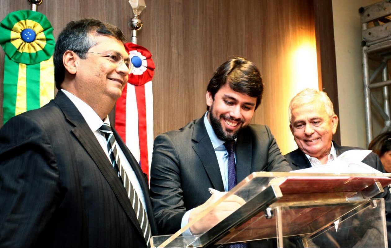 Flávio Dino e os sarneysistas Pedro Lucas e Pedro Fernandes, durante evento de posse na Agência Metropolitana