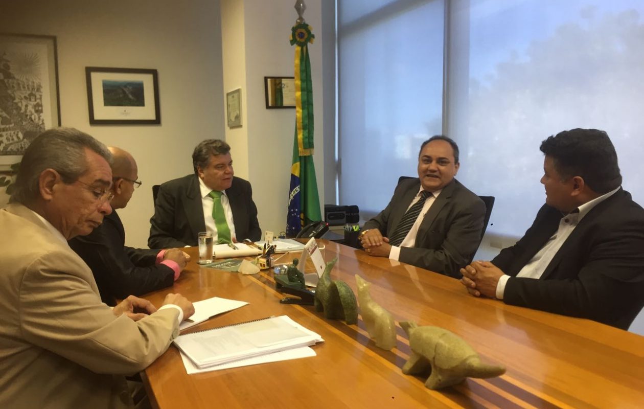 Isaac Dias Filho se reúne com Sarney Filho e lideranças em Brasília