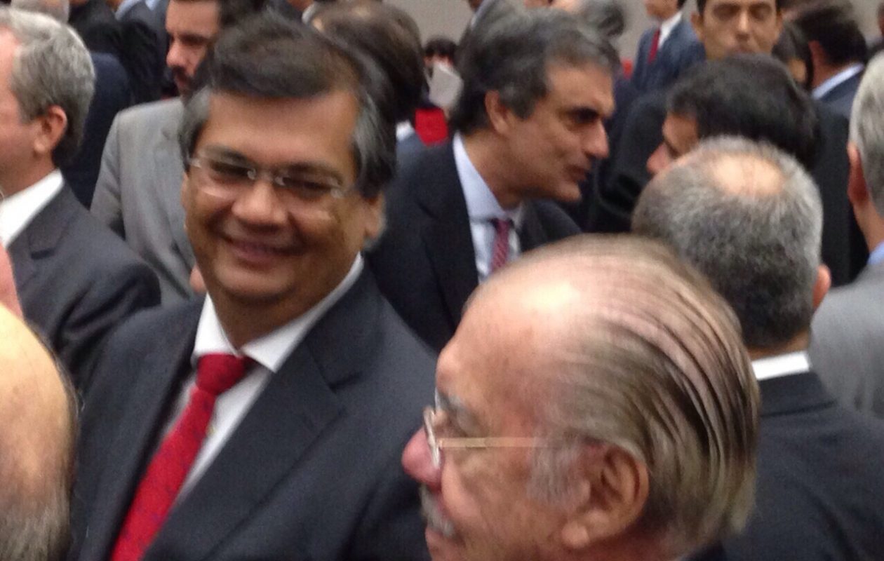 Dino escanteia Sarney: ‘melhor saída para a crise é Lula e FHC numa mesa’
