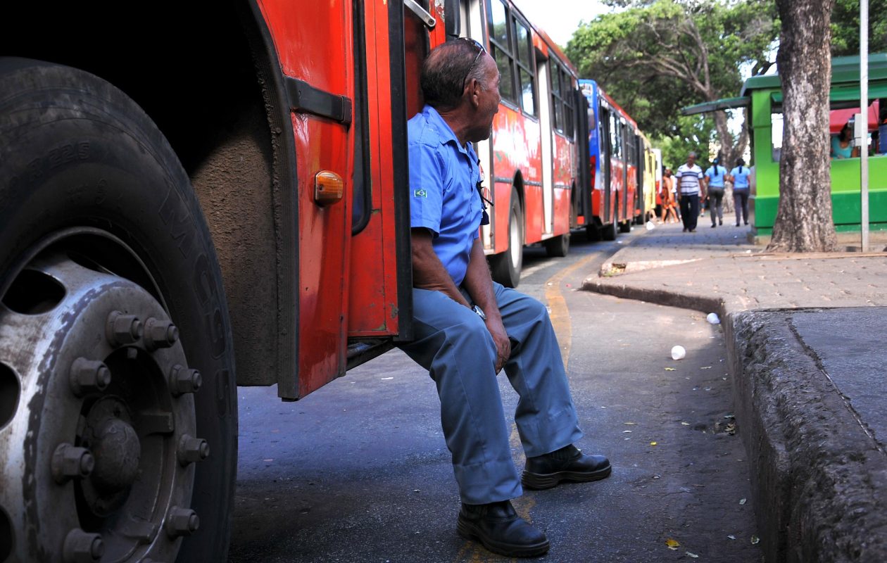 Motoristas e cobradores decidem entrar em greve em São Luís