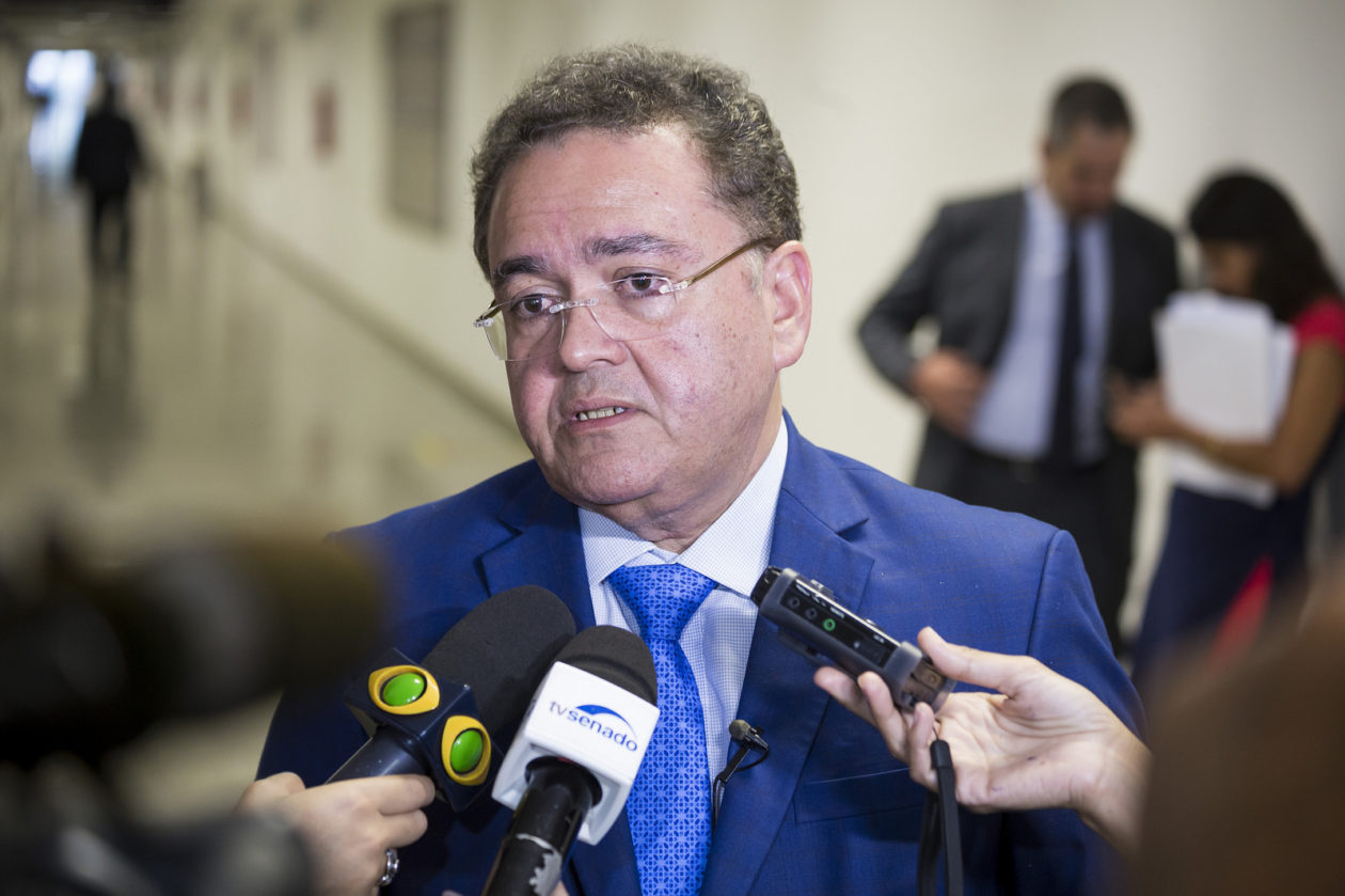 Rocha vira alvo da situação e oposição por contrapor dicotomia Sarney x antisarney