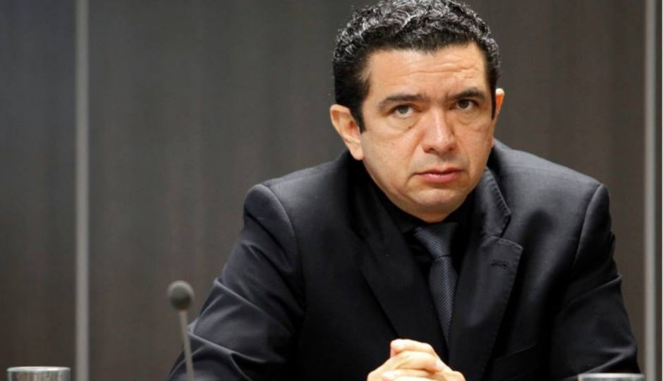 Douglas Martins se declara suspeito para julgar caso contra Duarte Júnior