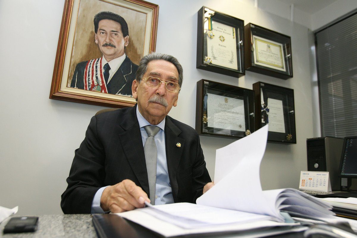 Morre Epitácio Cafeteira, ex-governador do Maranhão