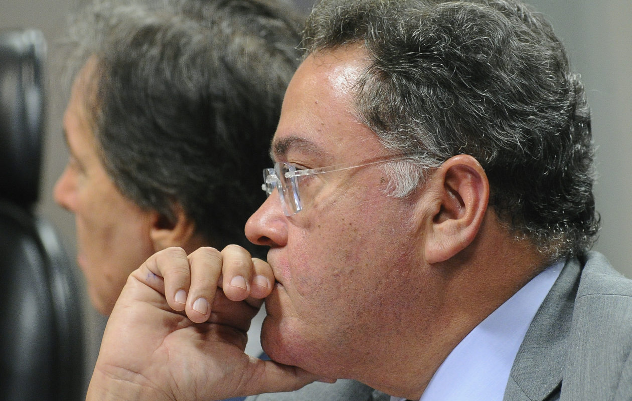 Juiz condena Roberto Rocha a pagar dívida a agência de viagens