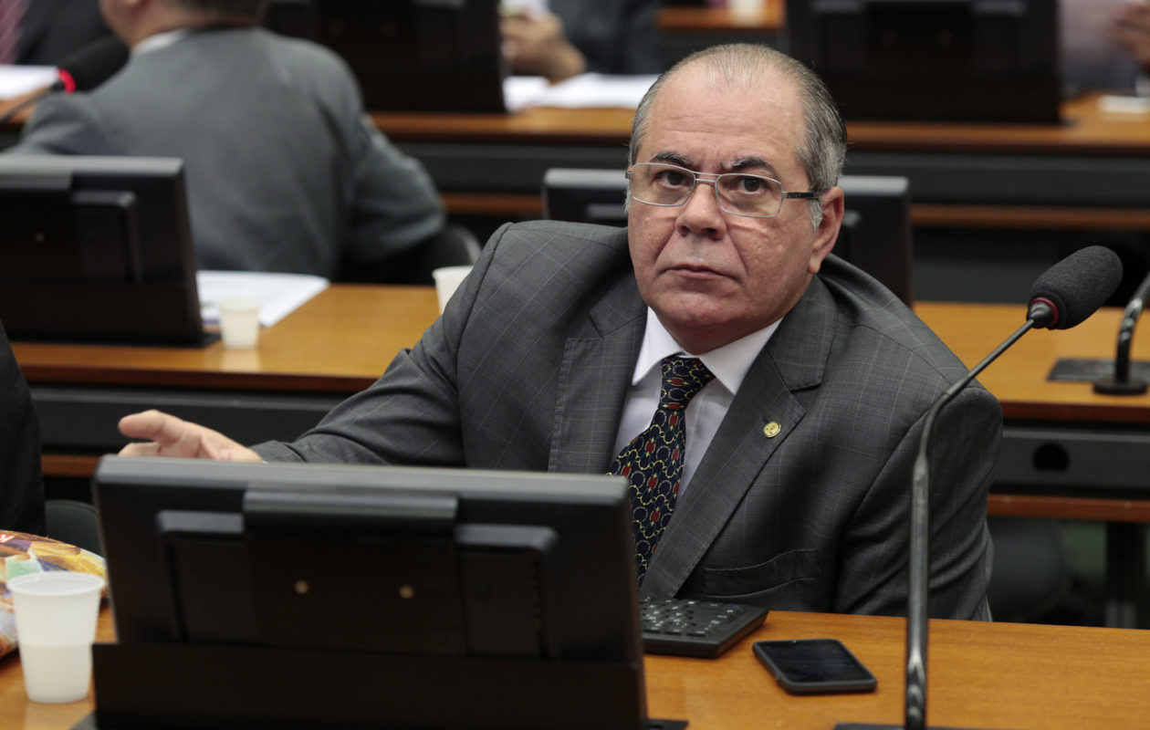 Hildo Rocha quer sustar norma criada para diminuir número de obras paradas
