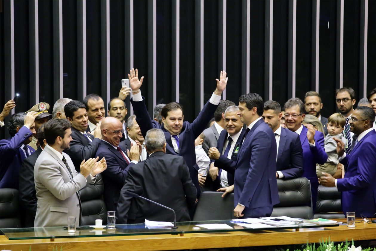 Rodrigo Maia é eleito para novo mandato como presidente da Câmara