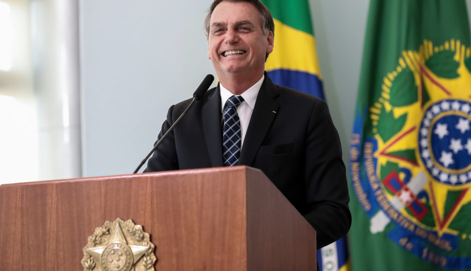 Bolsonaro lança Médicos pelo Brasil e amplia vagas em áreas mais carentes