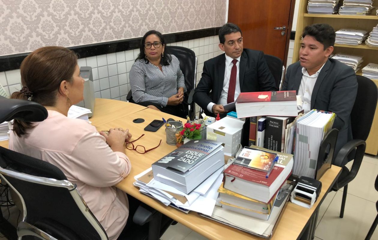 Em visita ao MP, Paula da Pindoba denuncia falta de informações sobre contratos