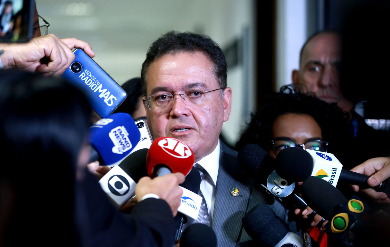 Juiz do DF manda ação de Roberto Rocha contra Dino e Noleto para Vara de Interesses Difusos