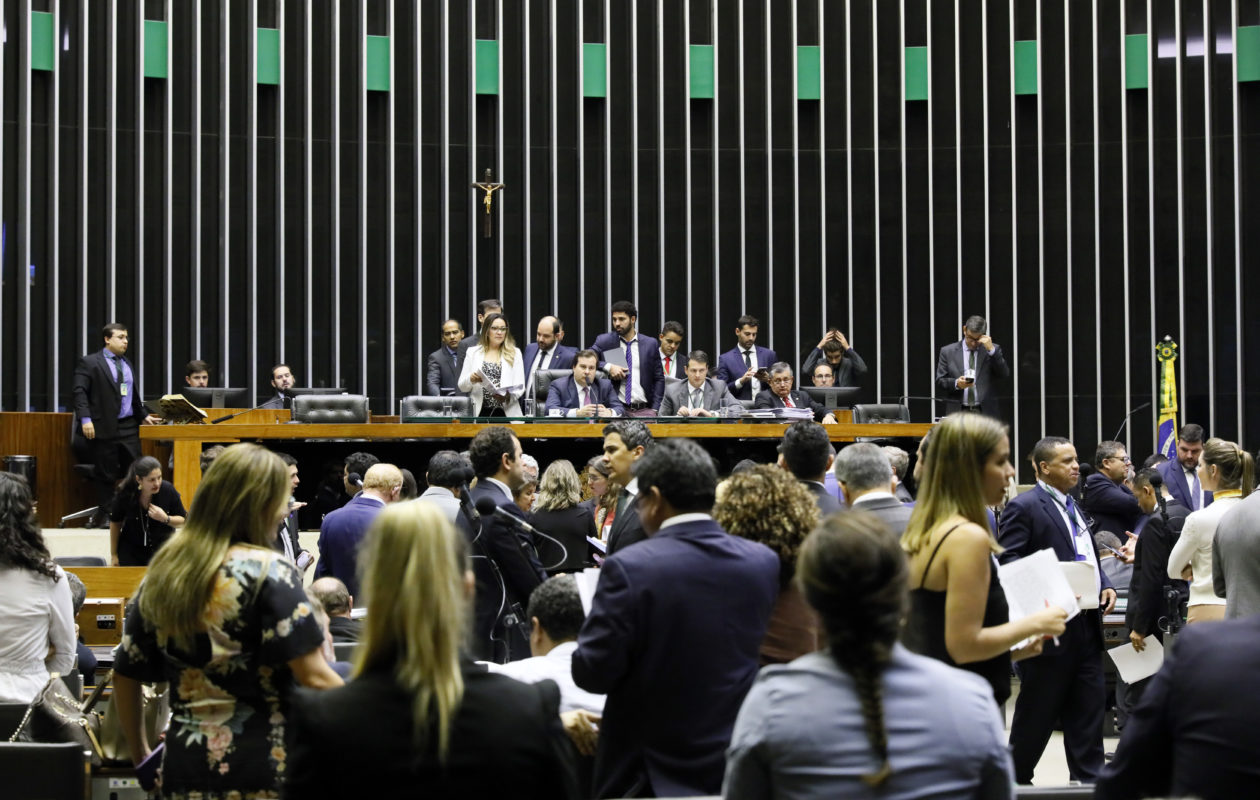 Líderes decidem adiar votação do acordo sobre Centro de Lançamento de Alcântara