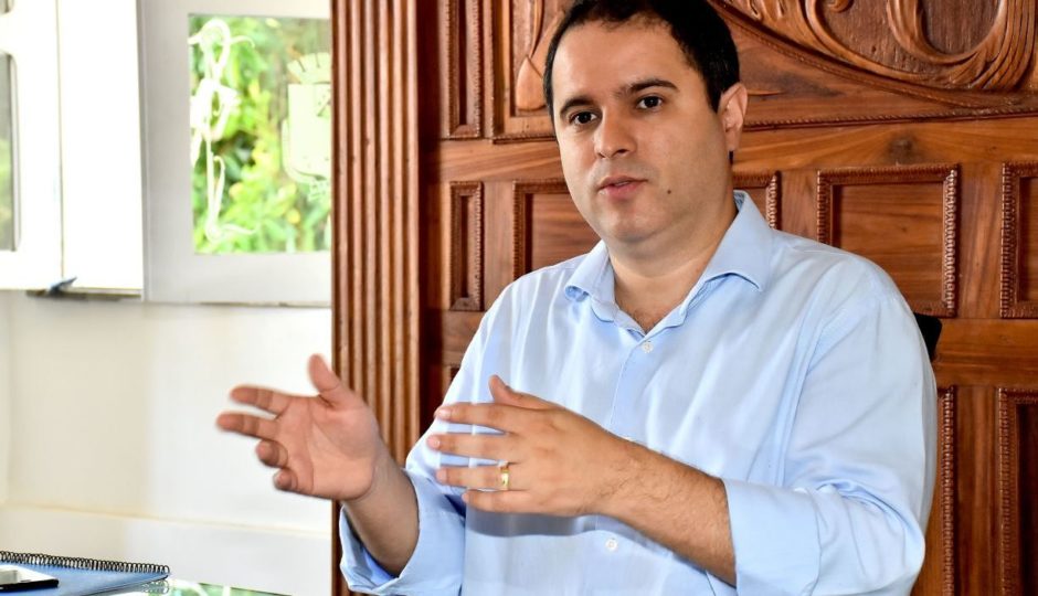 Edivaldo anuncia três mudanças no secretariado devido às eleições