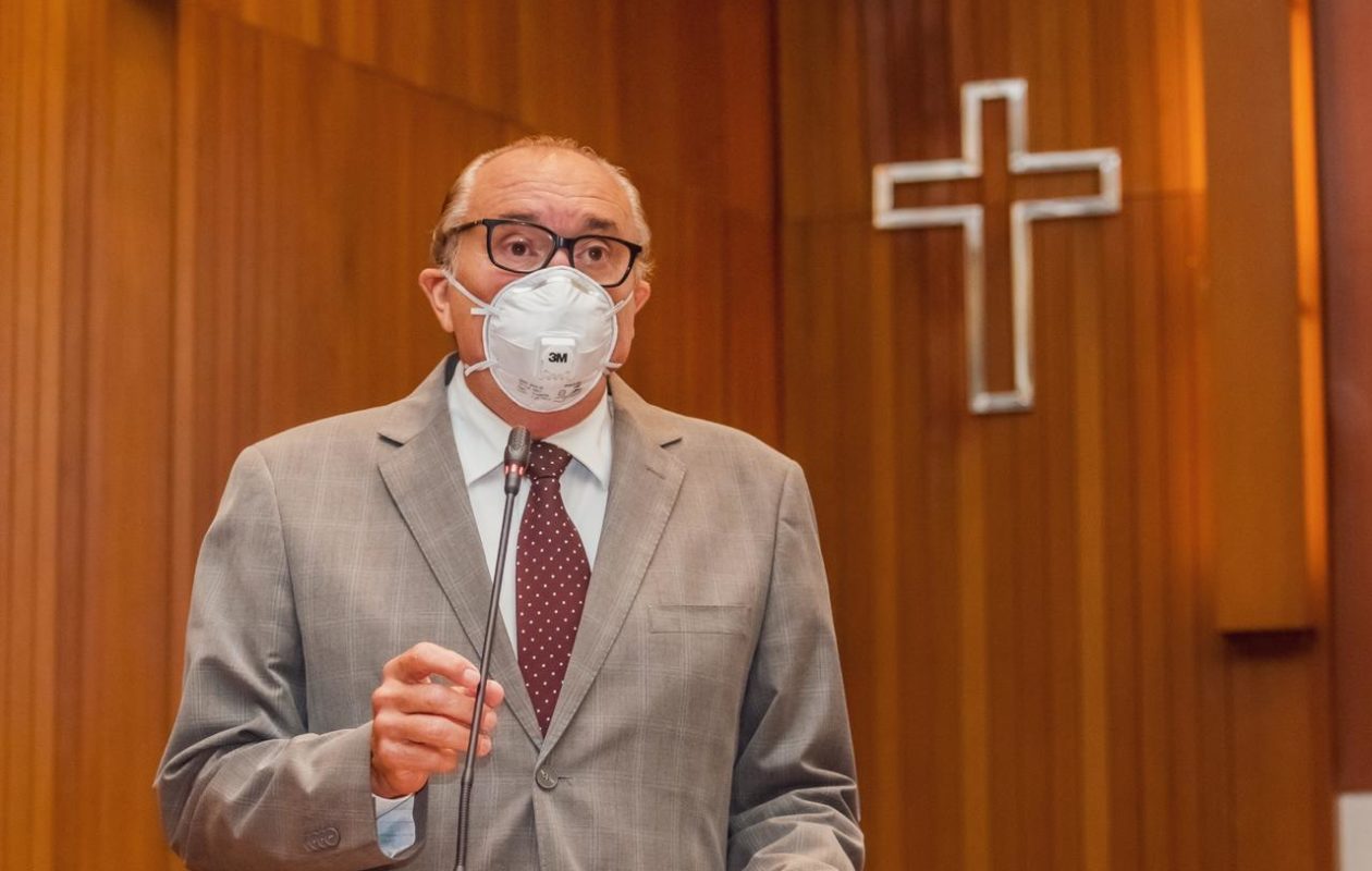 César Pires acusa governo de atrasar pagamento de médicos em meio à pandemia