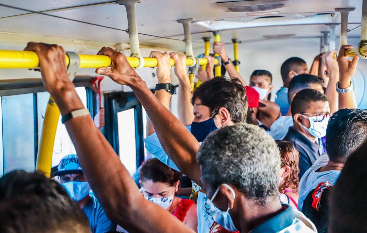 Duarte mostra ônibus lotados em São Luís e faz críticas que atingem Dino e Edivaldo