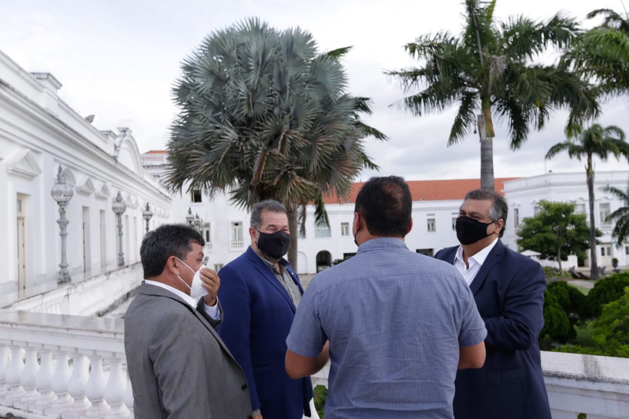 Pressionado, Lupi baixa tom em reunião fora da agenda com Dino