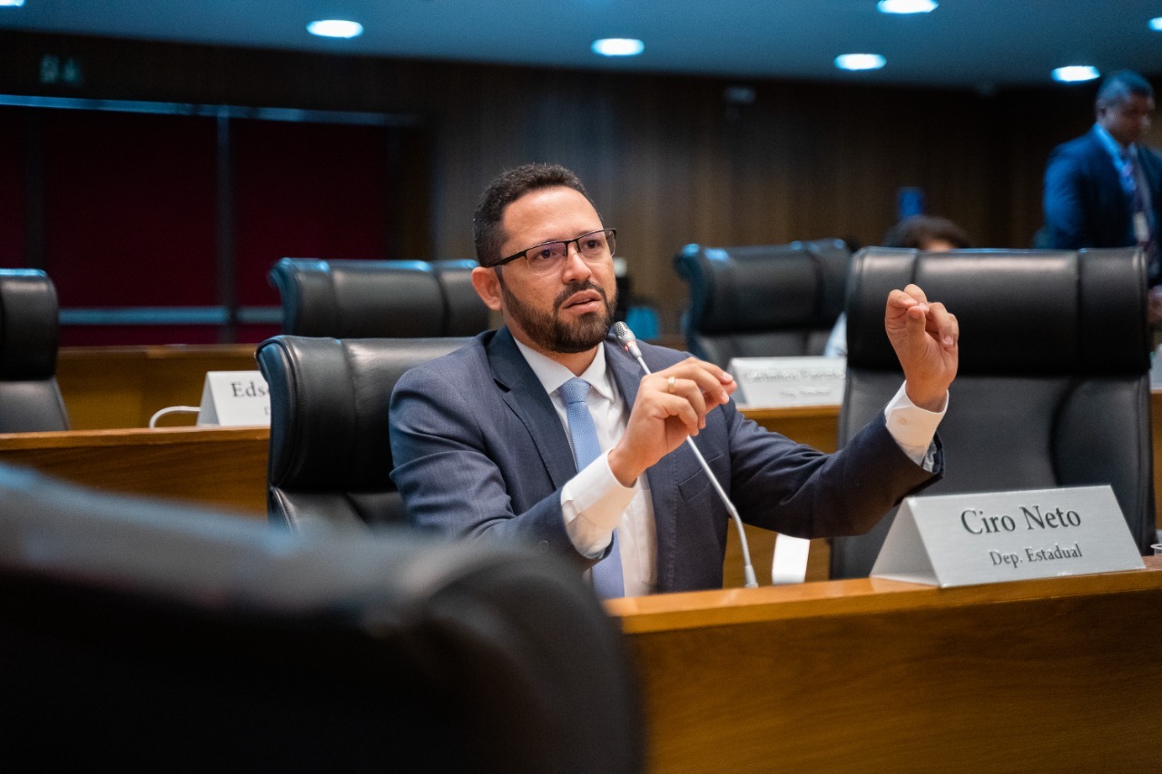 Em ano eleitoral, deputados ampliam gastos com divulgação do mandato