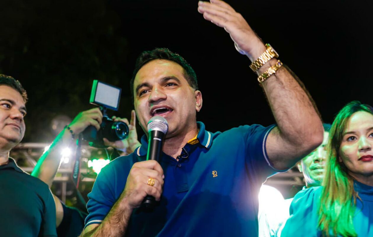 Partido de Bolsonaro, PL faz jogo duplo no Maranhão e libera apoio a Flávio Dino ao Senado