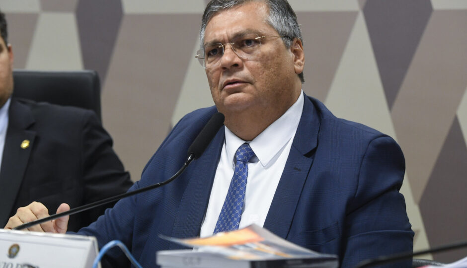 Senado aprova Flávio Dino ao STF em placar apertado
